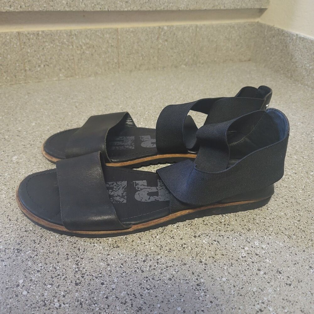Sorel Ella Black Strappy Flat Sandals Size 8.5
